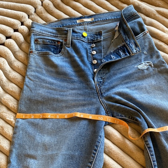Levi's High Rise Blue Jeans - Picture 4 of 7